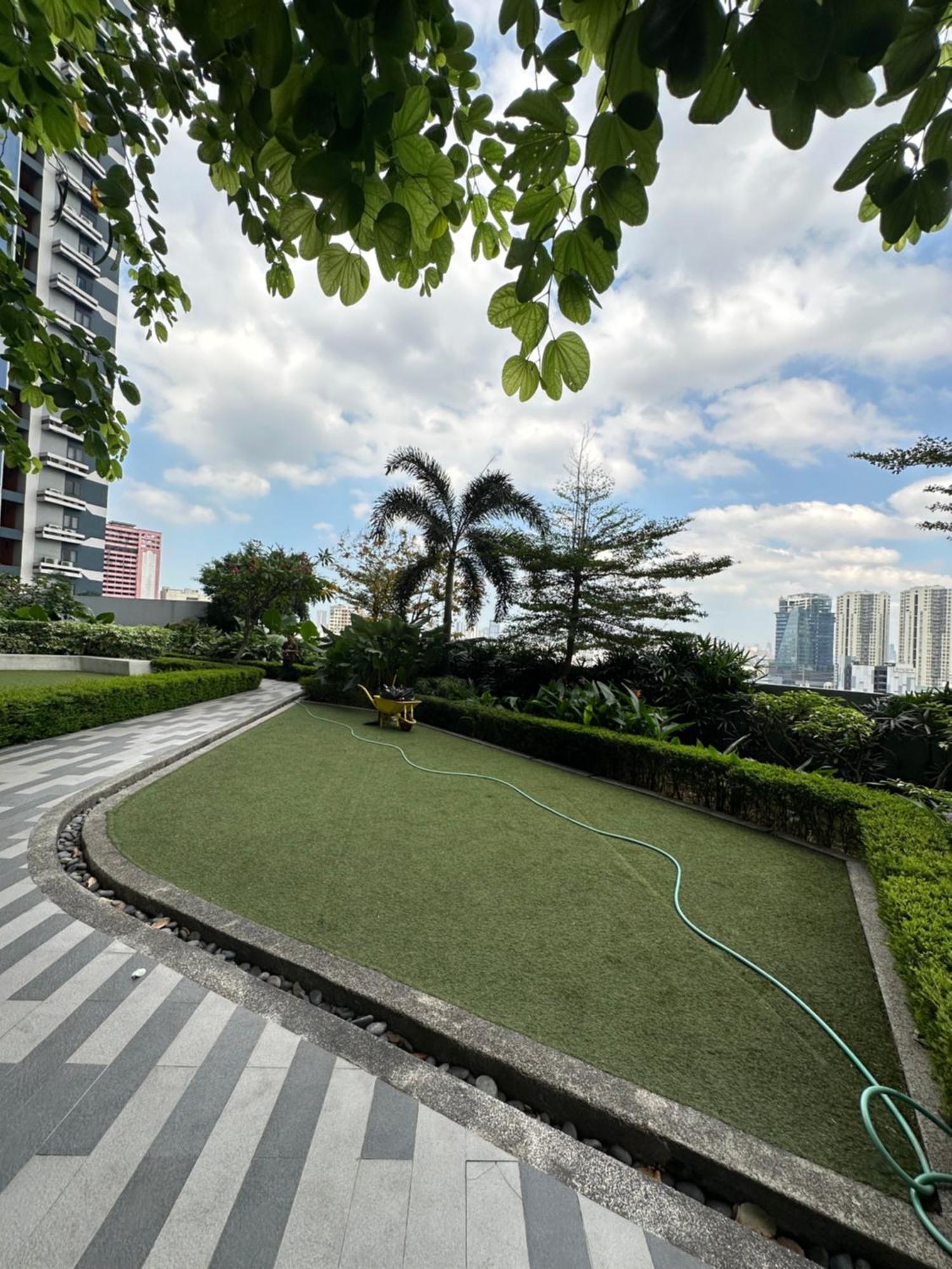 Heart Of Makati, Fully Furnished Condo, Cbd Location Aparthotel